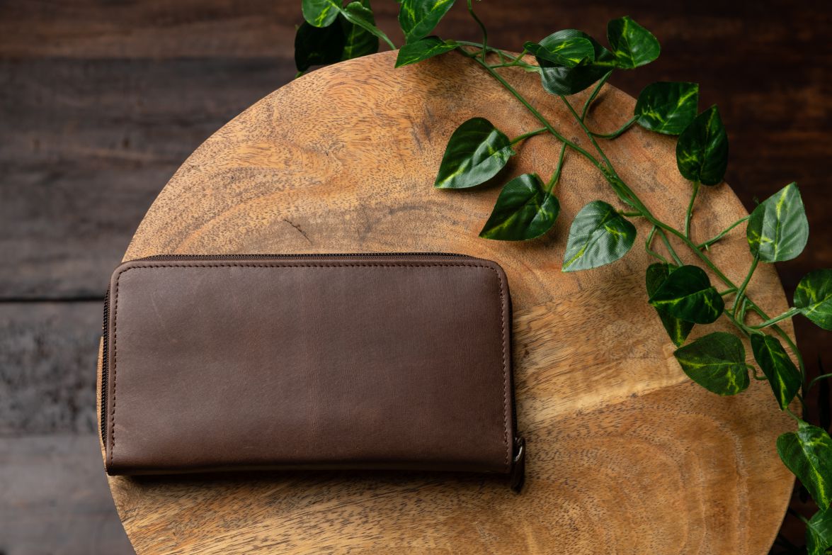 10002-1.jpg Crunch Wallet - Image 1
