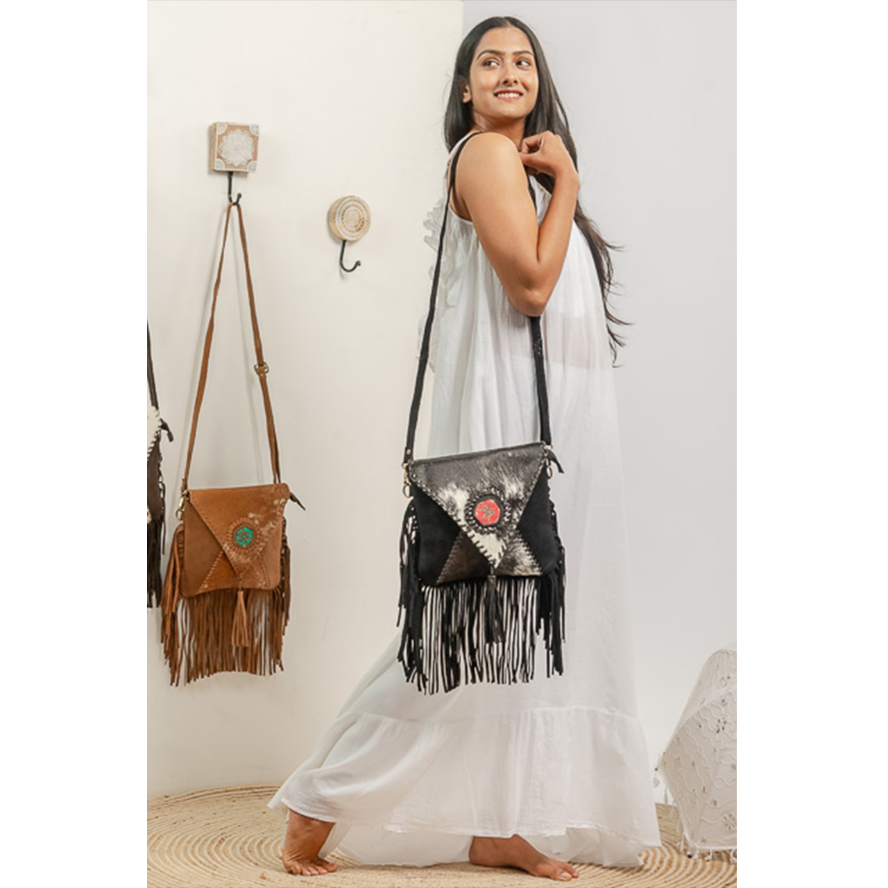 19087-1.jpg Stitch Cowhide Fringe Bag - Image 1