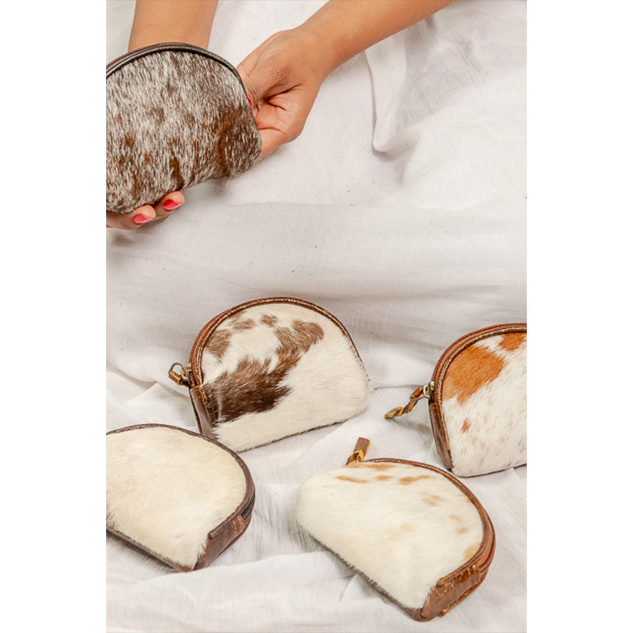 21007-1.jpg Leather Pouch - Image 1